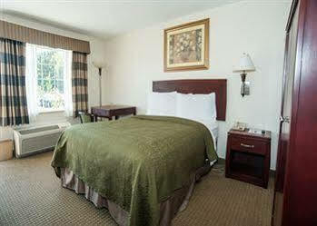Econo Lodge *